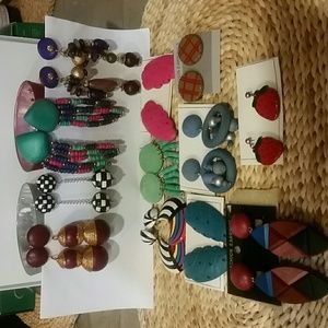 Lots of fashion earrings